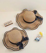 Load image into Gallery viewer, Bow knot Decor Straw Hat
