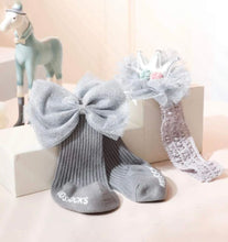 Load image into Gallery viewer, Baby Bow Sock &amp; Headband
